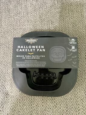 Crofton Halloween Skull Cakelet Pan 8.1” Black Silicone Baking Mold NWT